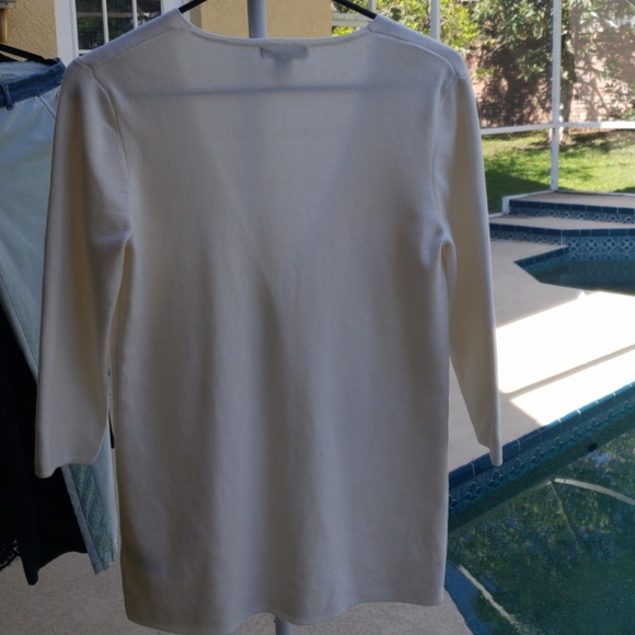 Adorable cardigan in great condition - Picture 3 of 4